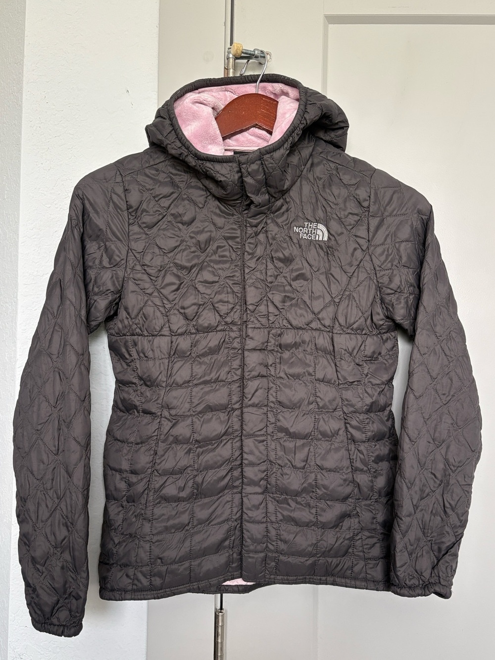 THE NORTH FACE LEXI THERMOBALL GREY QUILTED SNAP JACKET GIRLS MEDIUM